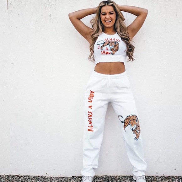 Always a lady 🐆 leopard crop top - Picture 2 of 16